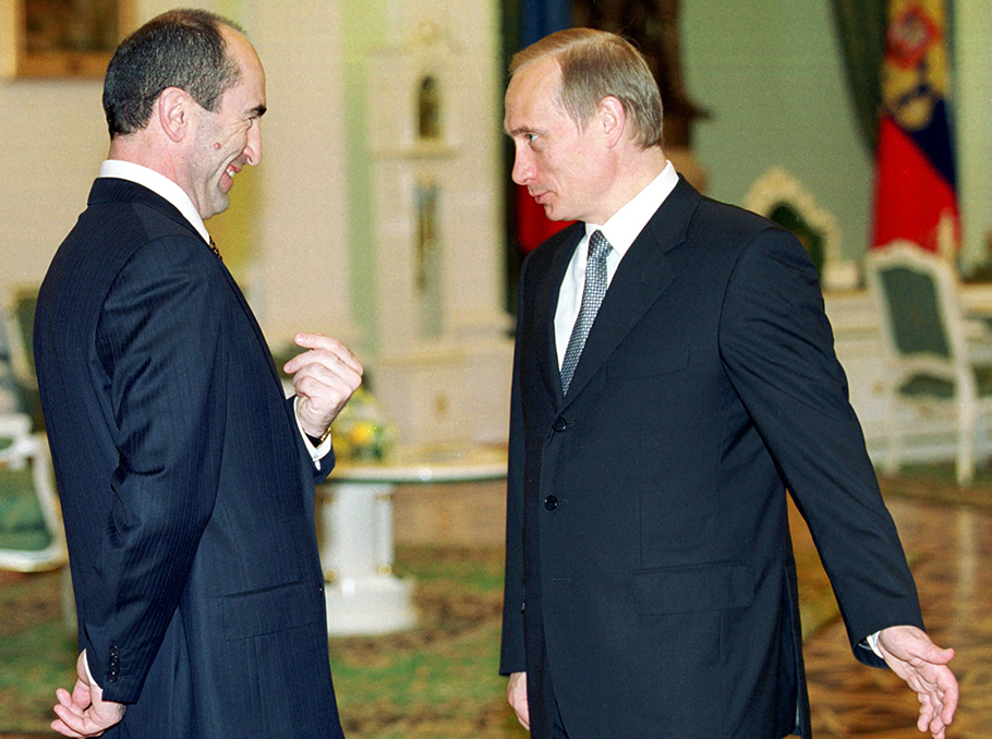 Vladimir Putin and Robert Kocharyan in 2000