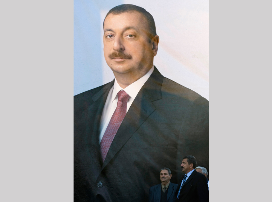 Предвыборный постер Ильхама Алиева в 2008 году