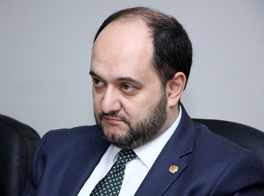 Министр образования Араик Арутюнян