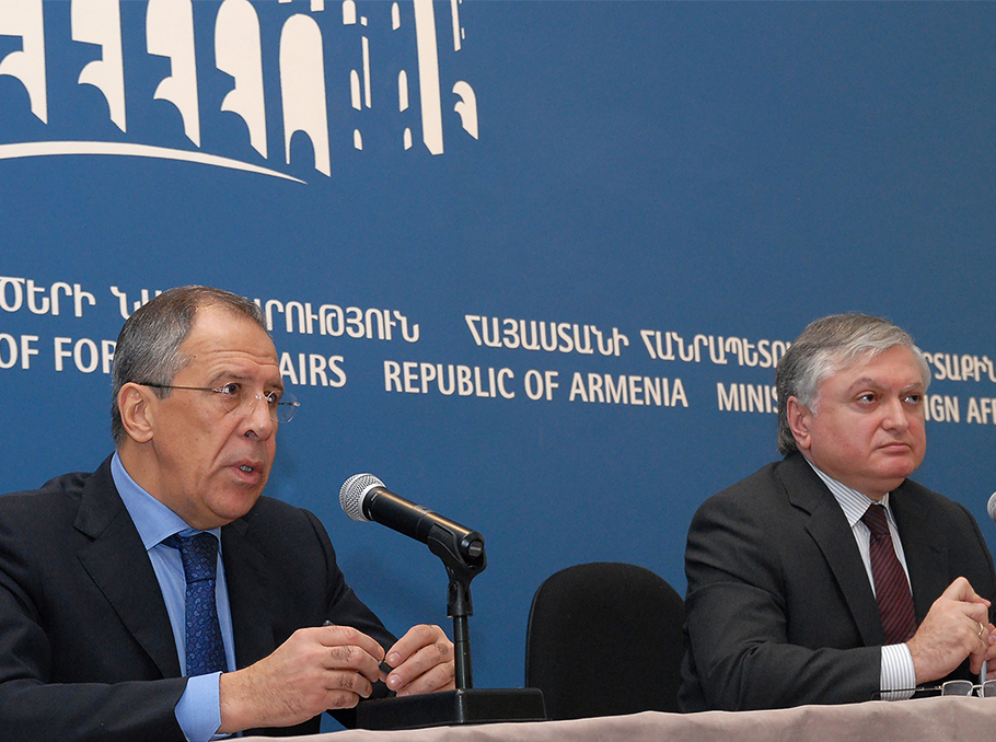 Edward Nalbandian and Sergey Lavrov at a news conference in Yerevan