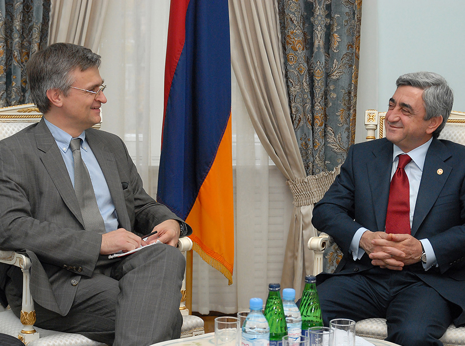 Питер Семнеби и президент Армении Серж Саргсян