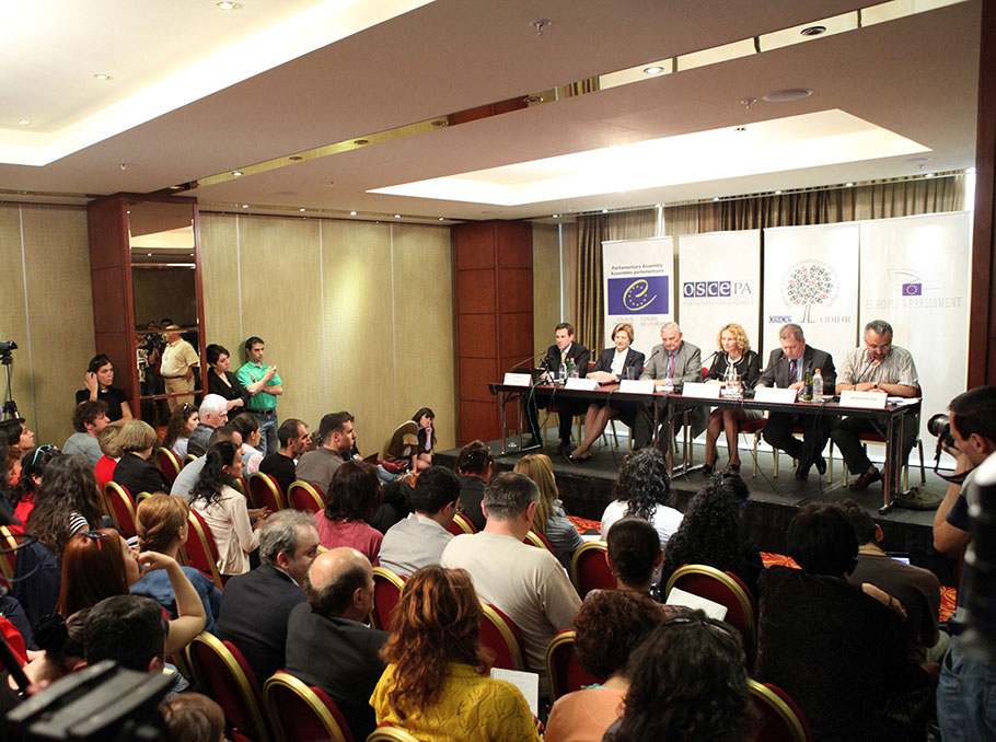 The news conference of the International Observation Mission