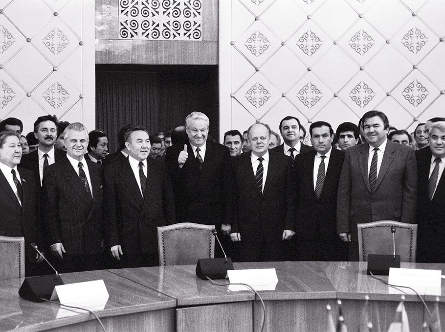 Leaders of CIS countries after signing the Alma-Ata Declaration