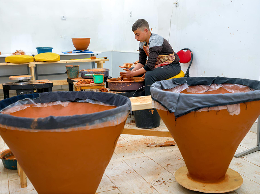 Pemzaschen pottery school