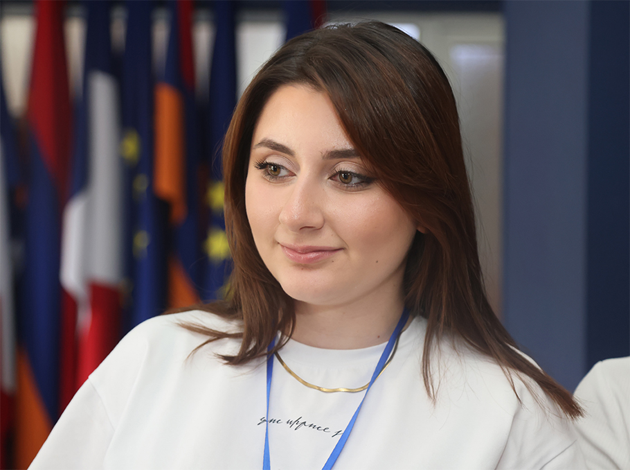 Նունե Դավթյանը Նունե Դավթյանը