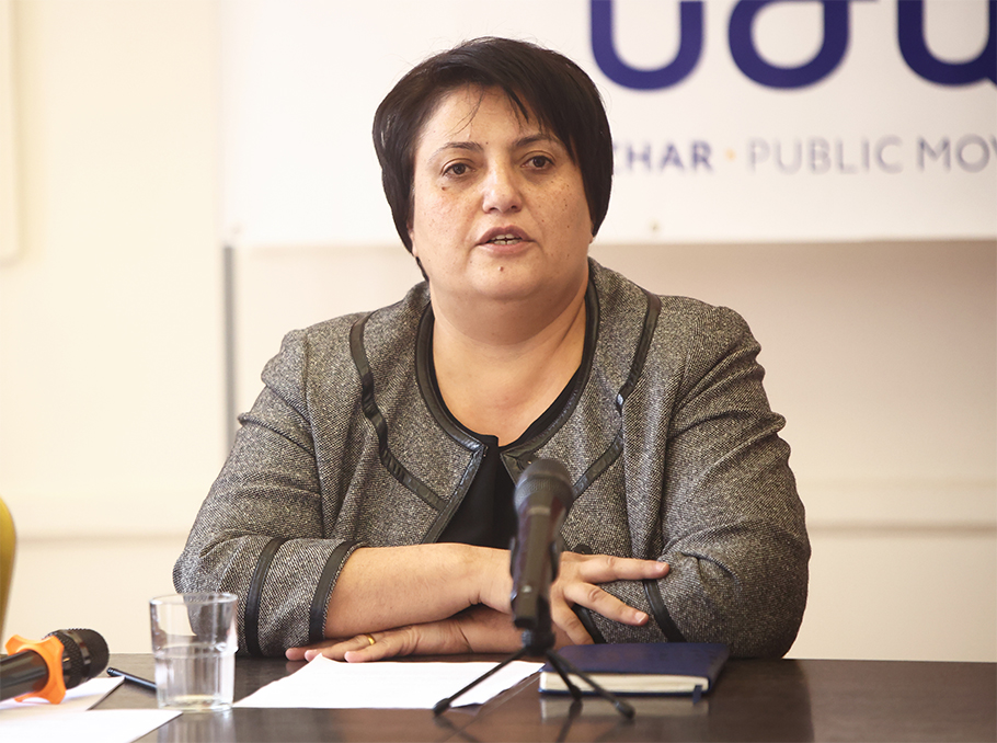 Նինա Կարապետյանցը Նինա Կարապետյանցը
