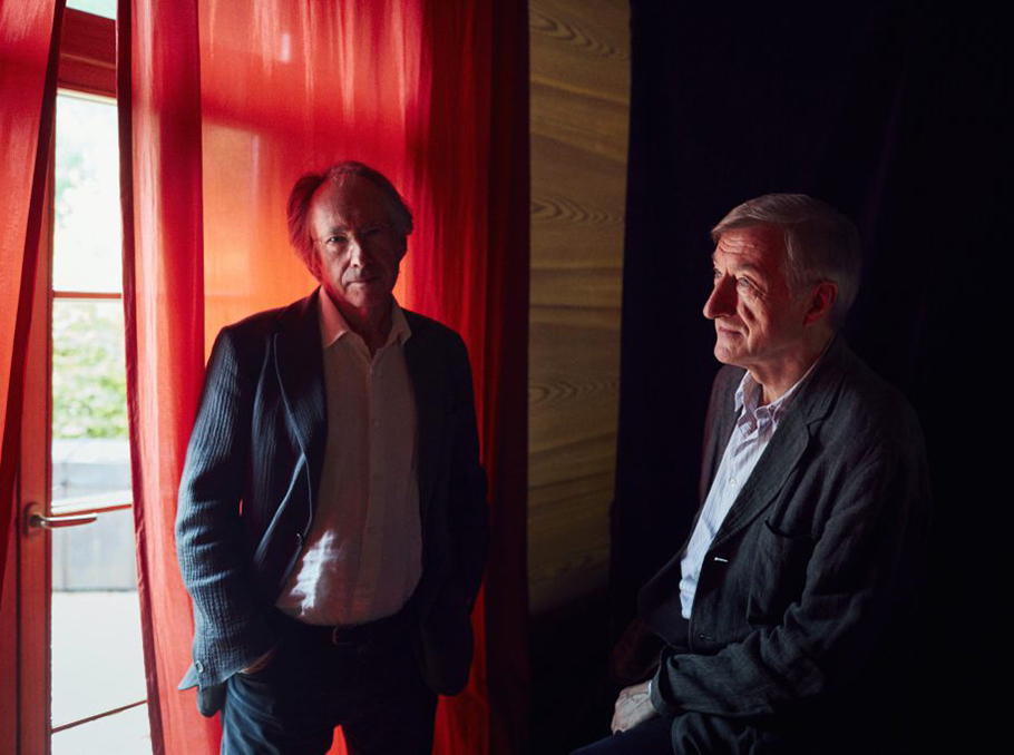 Ջուլիան Բարնսը եւ Իեն Մըքյուենը