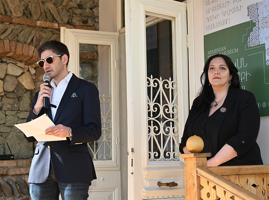 Նարեկ Վան Աշուղաթոյանը եւ Լուսինե Թորոյանը