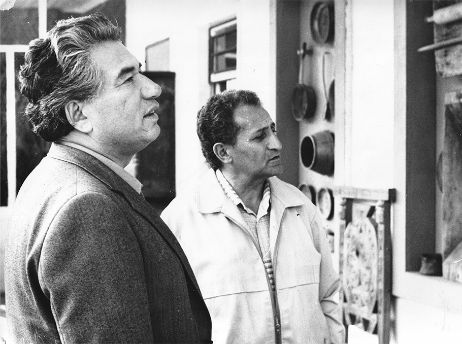 Հովհաննես Շարամբեյանը եւ գրող Չինգիզ Այթմաթովը