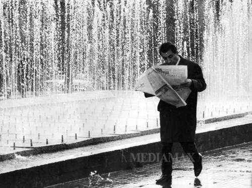Երեւանի քաղաքապետ Գրիգոր Հասրաթյանը` շատրվանների պաշտոնական բացումից մեկ օր առաջ` 1968թ. հոկտեմբերի 22-ին: