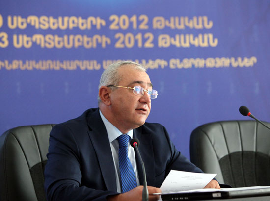 Председатель Центральной избирательной комиссии Армении Тигран Мукучян