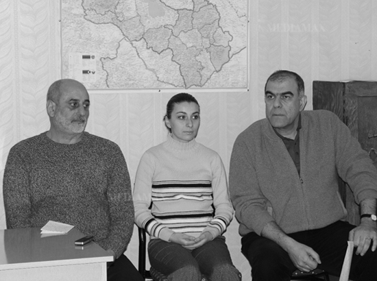 Էմիլ Աբրահամյանը (ձախից):