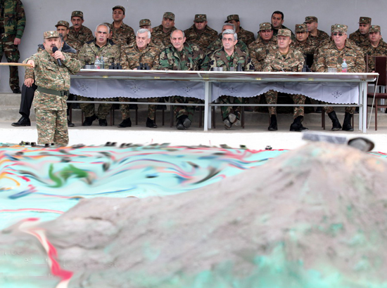 Armenian President watches the tank biathlon in Artsakh