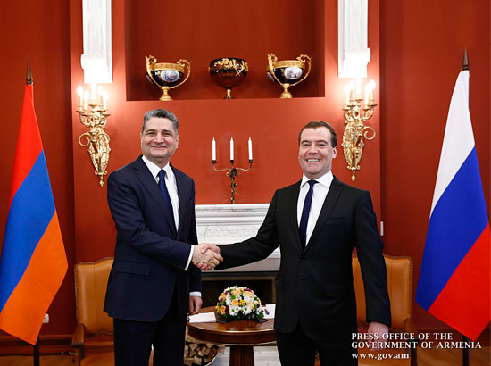 Tigran Sargsyan and Dmitry Medvedev 