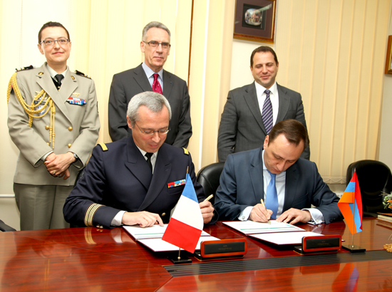 Armenia and France sign revised plan of bilateral defense cooperation
