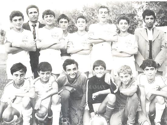 Hamlet Mkhitaryan with his teammates