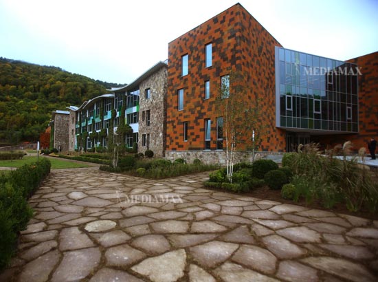 В Армении официально открылась международная школа-пансион UWC Dilijan College