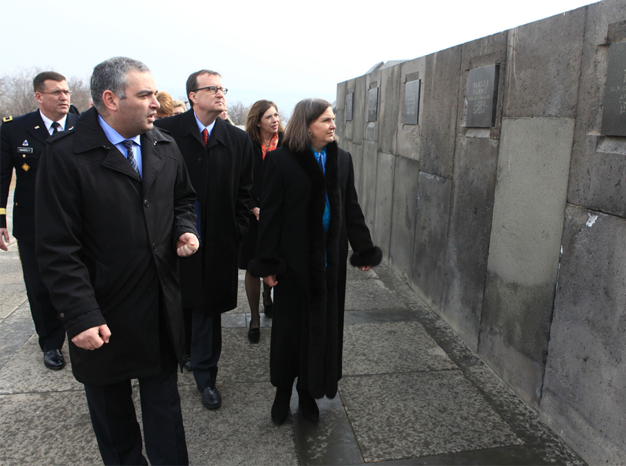 Victoria Nuland visits Armenian Genocide Memorial