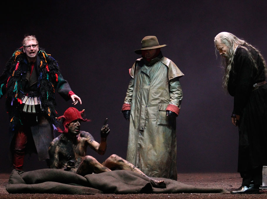 «Լիր արքա»-ի բեմադրությունը Վիեննայի Բուրգթատրոնում 2013թ. դեկտեմբերին