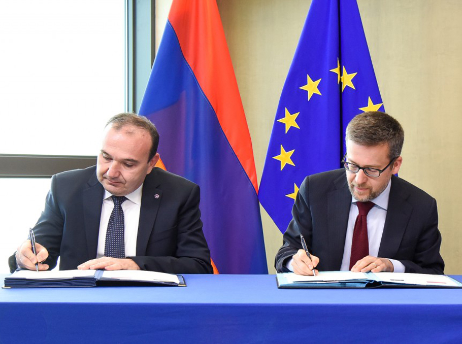 Levon Mkrtchyan and Carlos Moedas