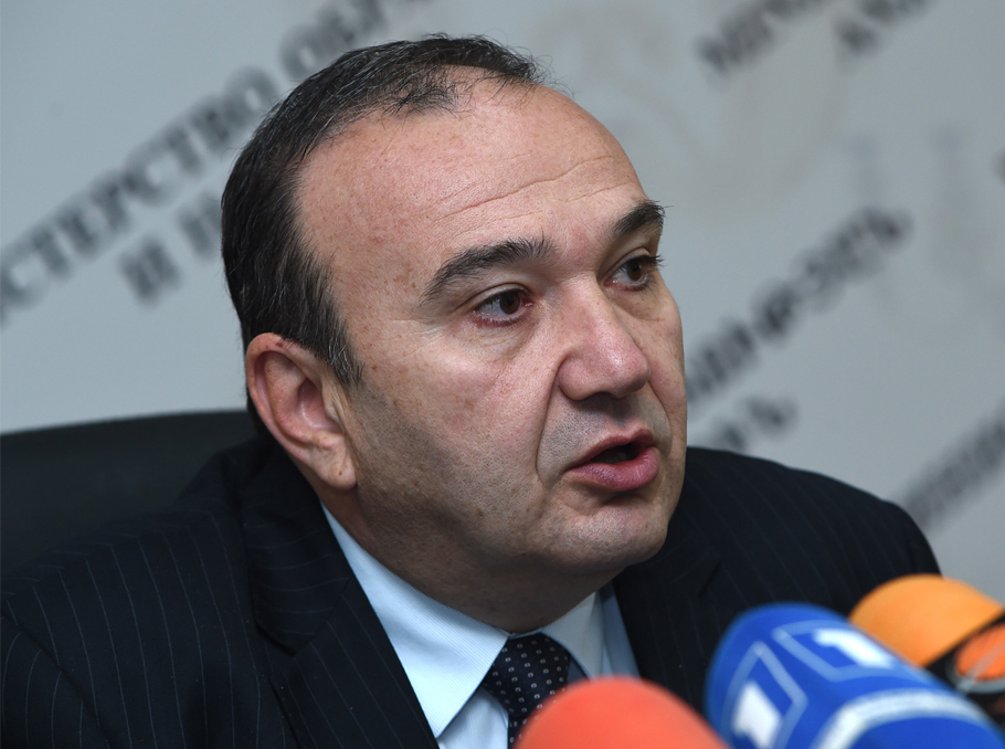 Armenian Minister of Education and Science Levon Mkrtchyan 