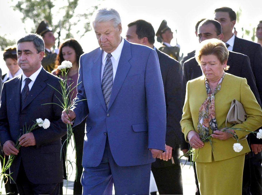 Серж Саргсян, Борис и Наина Ельциы в Ереване в 2002 году